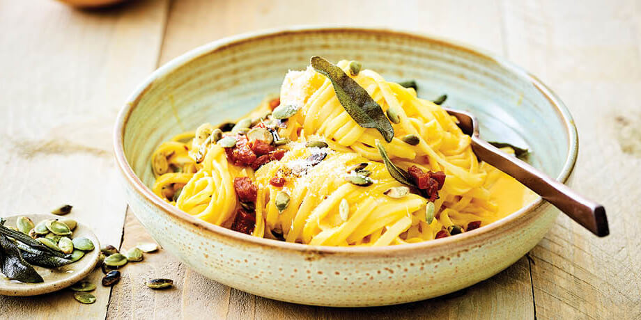 Linguine à la courge butternut, sauge et chorizo