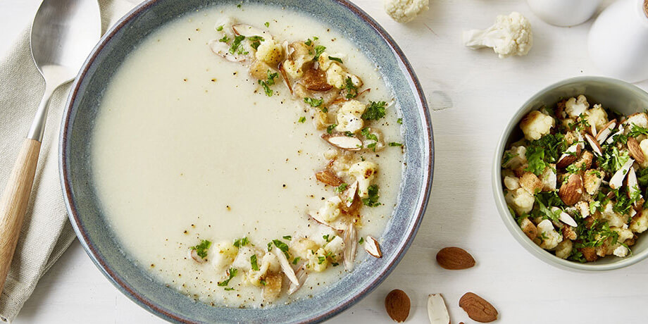 Velouté de chou-fleur aux amandes