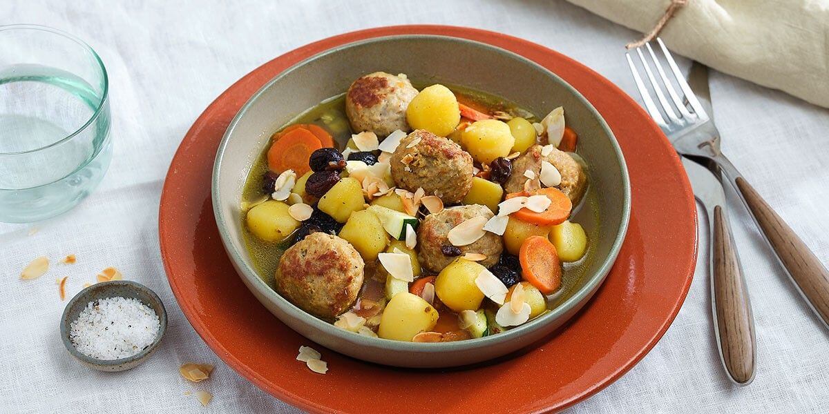 Tajine met gehaktballetjes, amandelen en rozijnen