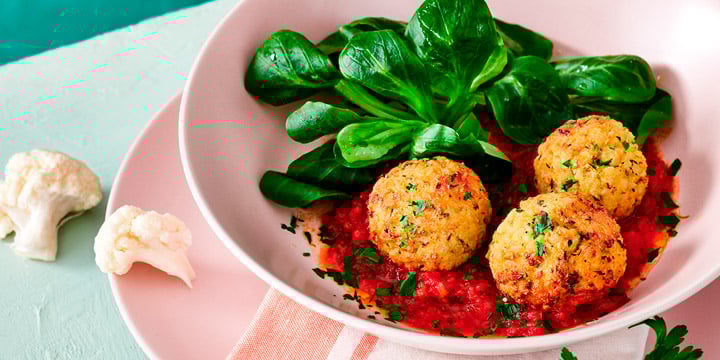 Boulettes de chou-fleur à la sauce tomate