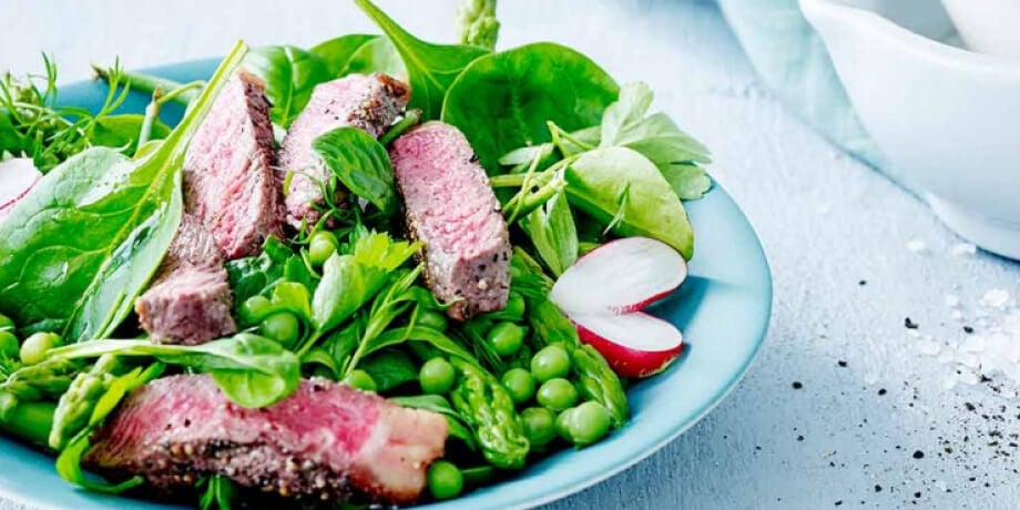 Salade de légumes printaniers et tataki
