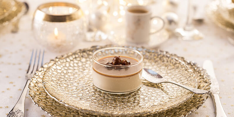 Panacotta aux noisettes, dattes et caramel balsamique
