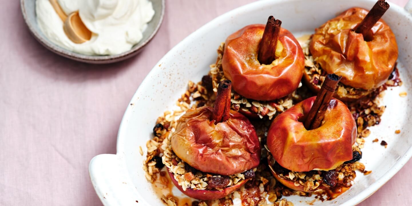 Pomme au four, raisins secs et flocons d’avoine
