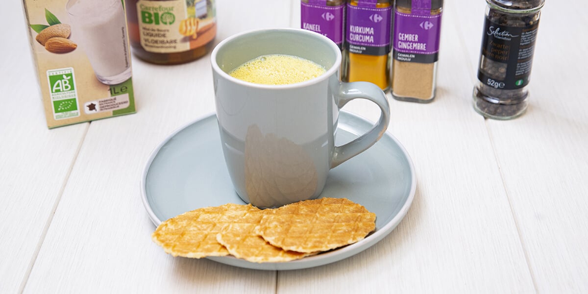 Latte au curcuma