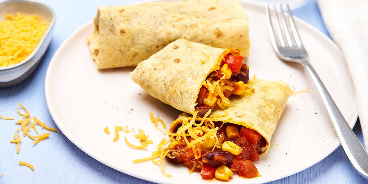Burrito met rode paprika, kidneybonen en cheddar