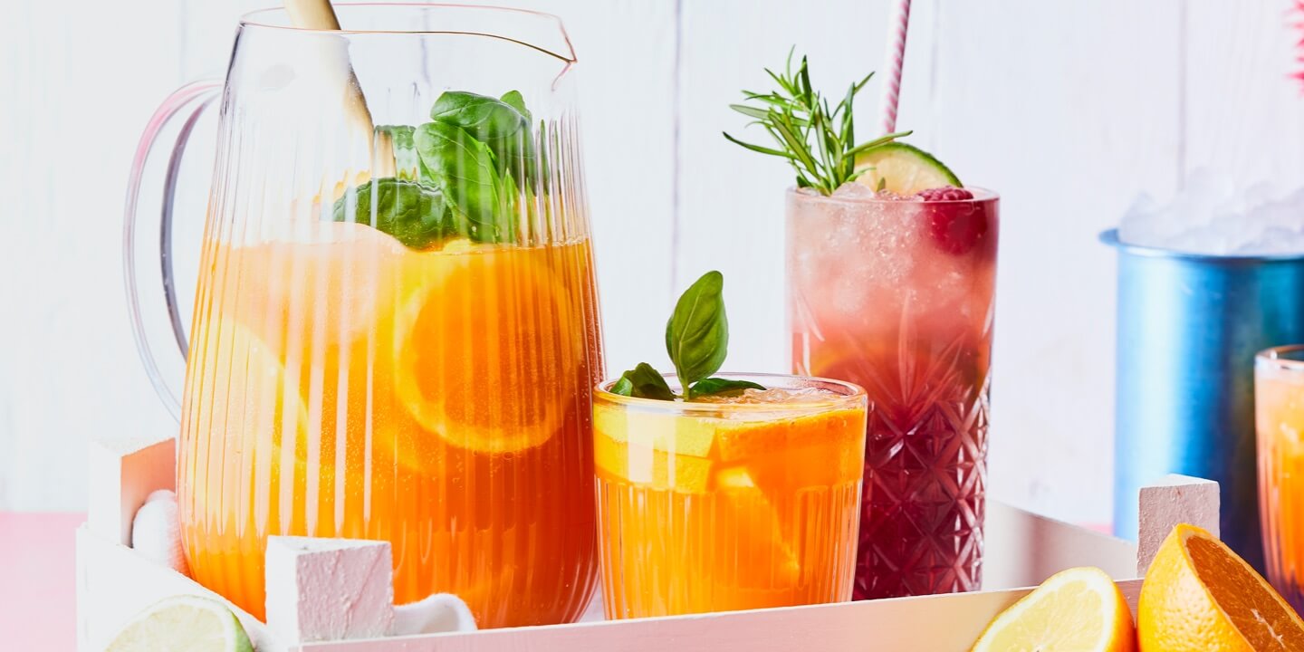Mocktail met abrikozen en citrusfruit