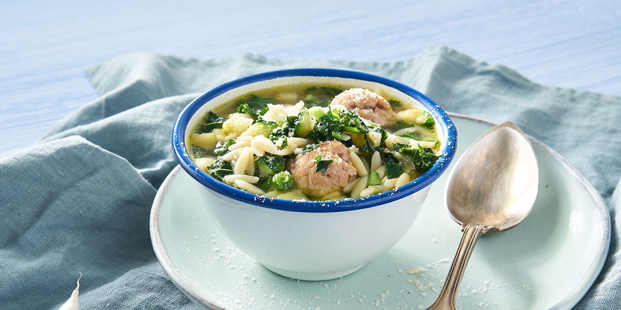 Maaltijdsoep met gehaktballetjes en orzo 