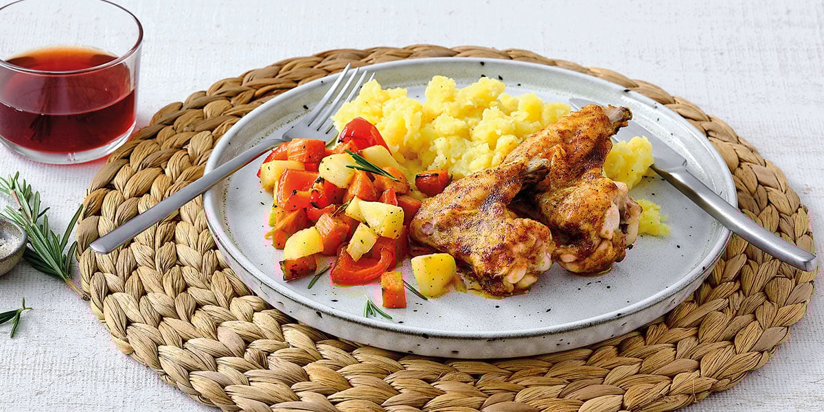 Ailes de poulet marinées, légumes grillés au four et purée