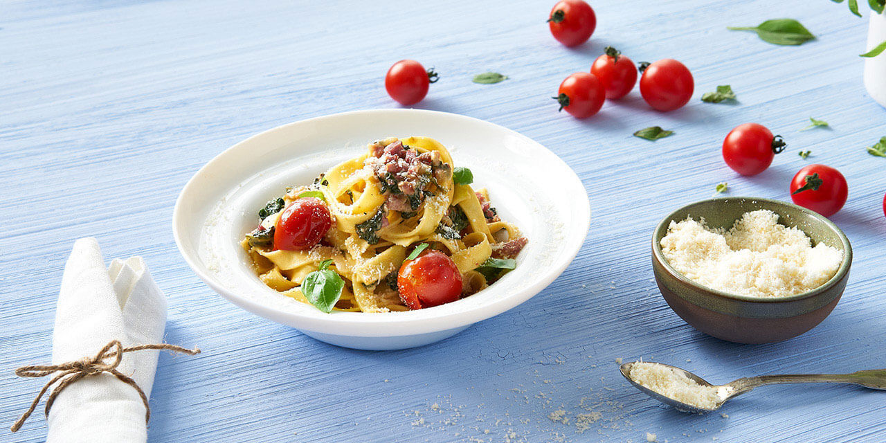 Pasta met spek en tomaten-mascarponesaus 