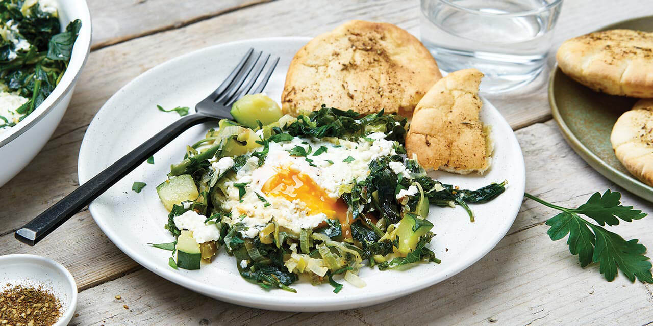 Shakshuka verte aux poireaux et au chou frisé
