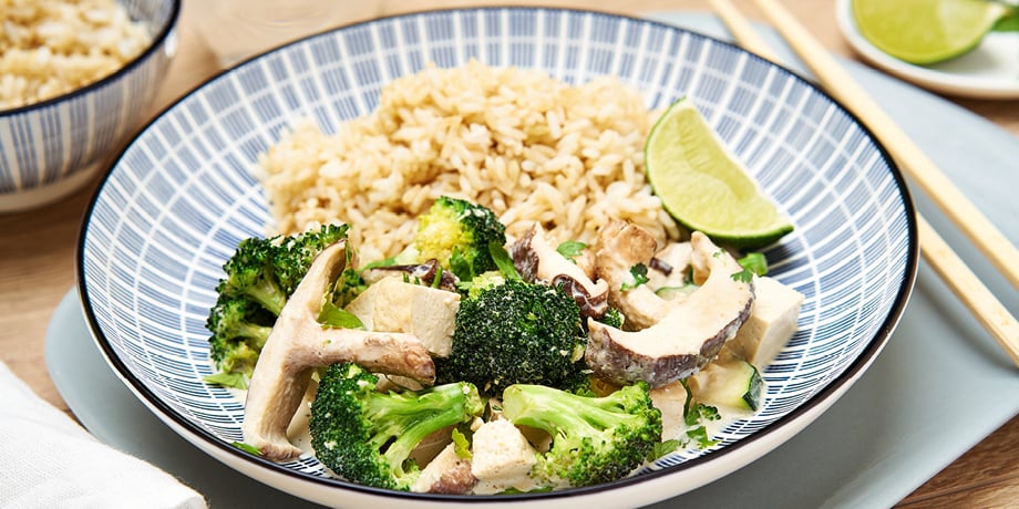 Curry de légumes verts au tofu