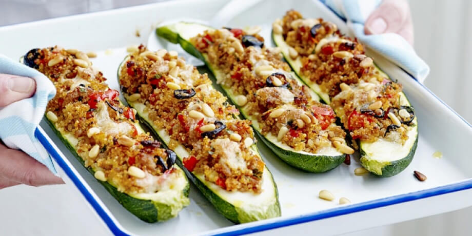 Courgette farcie au veau, quinoa, poivrons, olives et mozzarella