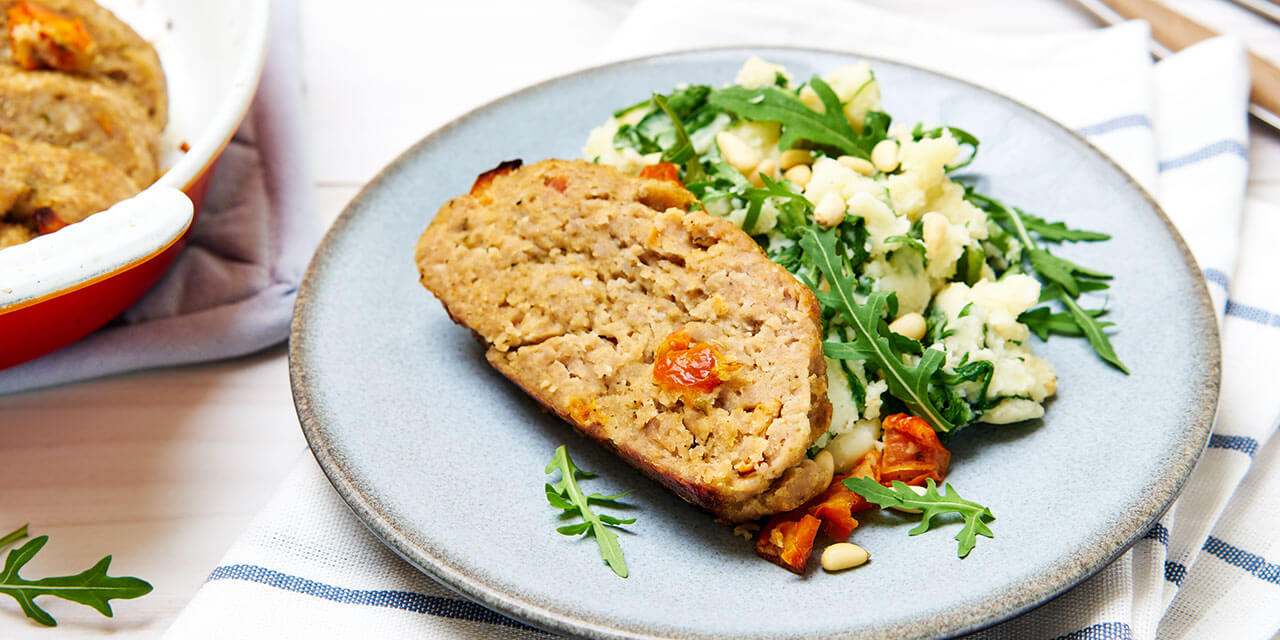 Palets de poulet haché et purée à la roquette