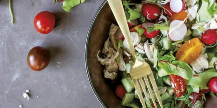 Salade de poulet et dressing au miel et moutarde