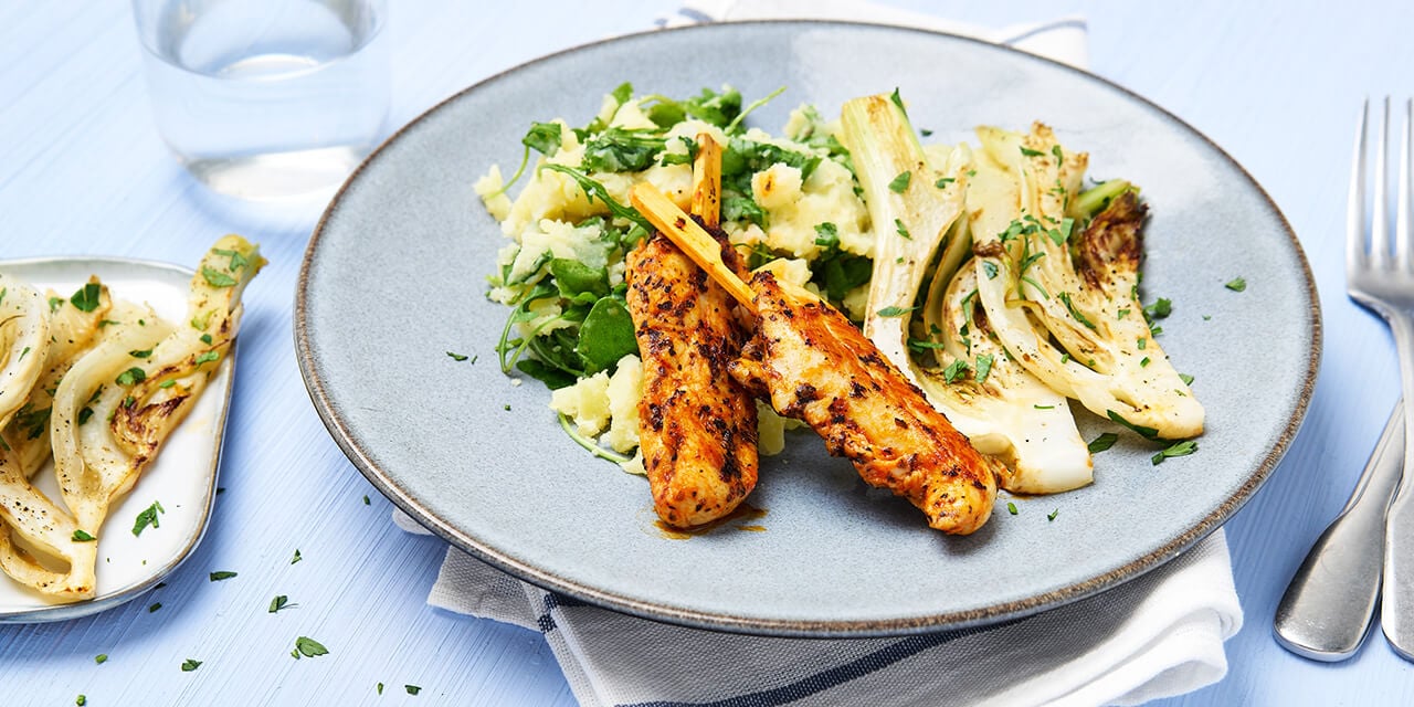 Gebakken aubergines met gehakt, tomatensaus, mozzarella en penne