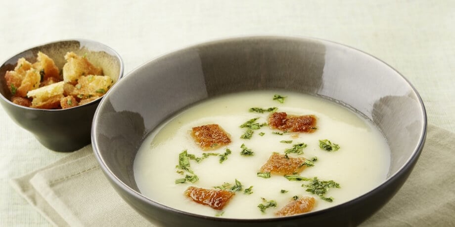 Pastinaaksoep met krokantjes van estragon