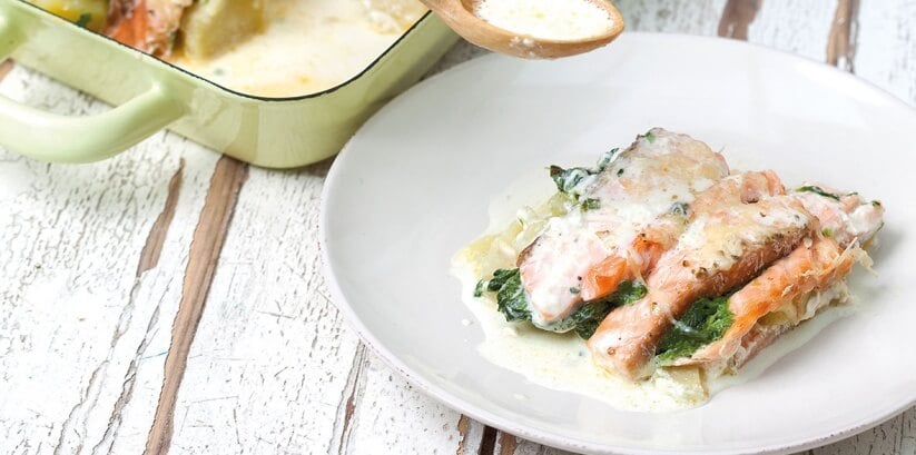 Gratin van aardappelen en andijvie met zalm