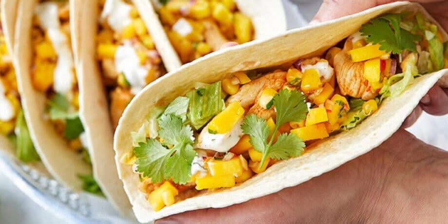 Taco’s met kip en mangosalsa
