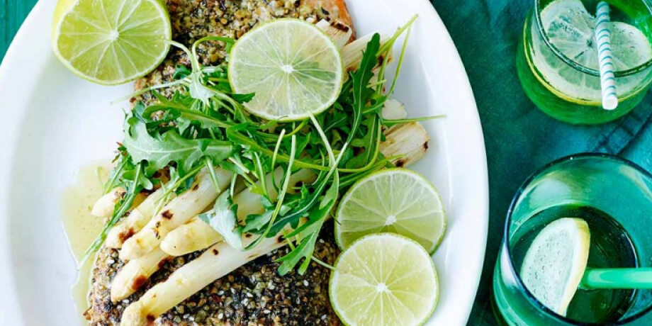 Zalm in een korstje met geroosterde asperges