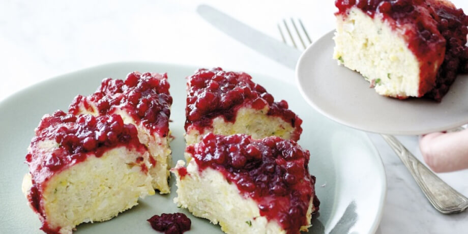 Omgekeerde cake met bosbessen en ricotta