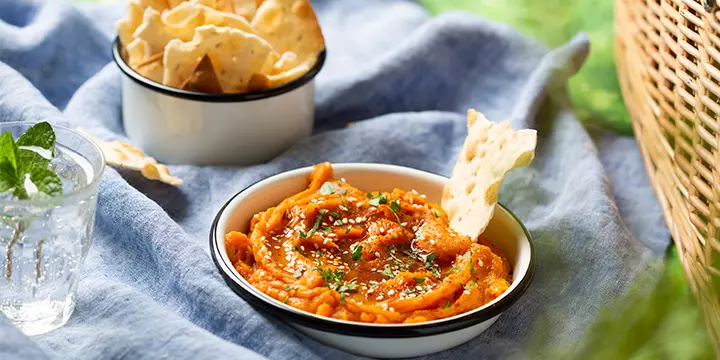 Dip de patate douce et sésame crackers