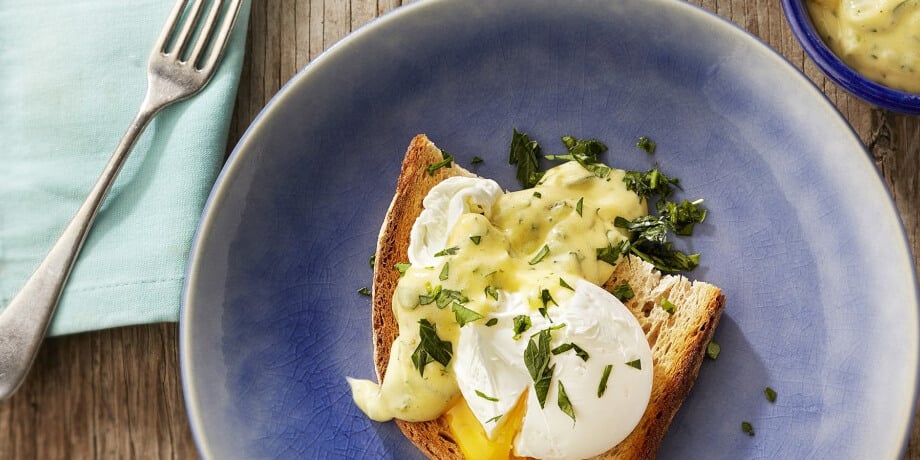 Œufs pochés à la sauce béarnaise