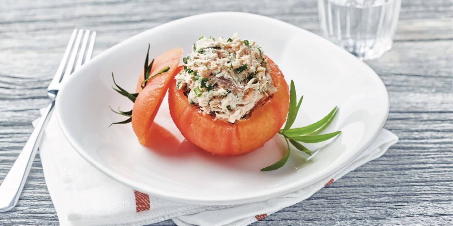 Tomates farcies aux rillettes de truite d’Ardenne fumée