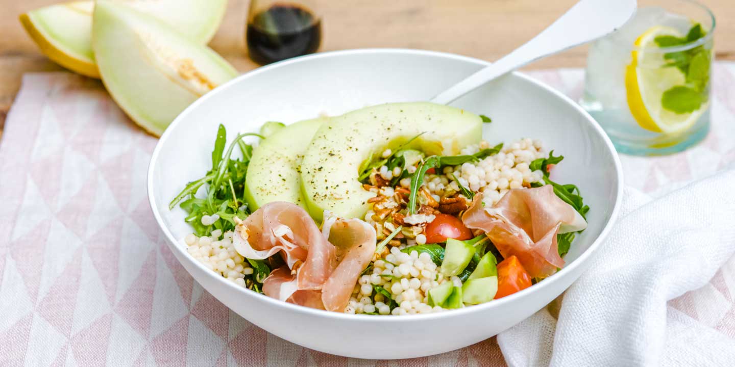 Salade estivale de couscous perlé au melon et jambon de Parme