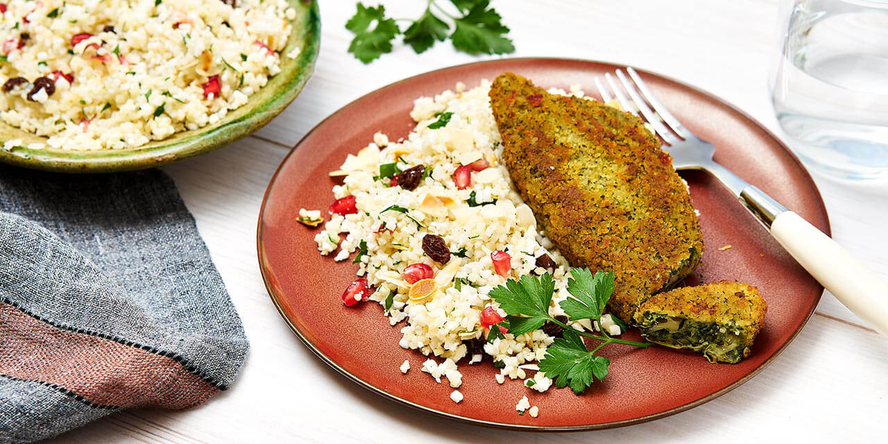 Spinazie-kaasburgers en bulgur met amandelen en bloemkool