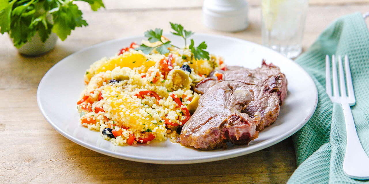 Gebakken lamskoteletjes en groentecouscous met citrustwist
