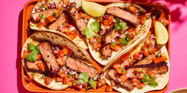 Wraps au steak mariné au café, salsa de tomates
