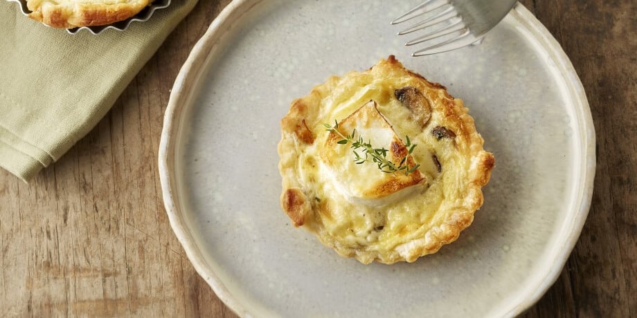 Pastinaaktaartjes met geitenkaas en champignons