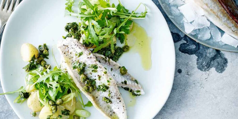 Rode poon met botercitroensaus, kappertjes en aardappelsalade