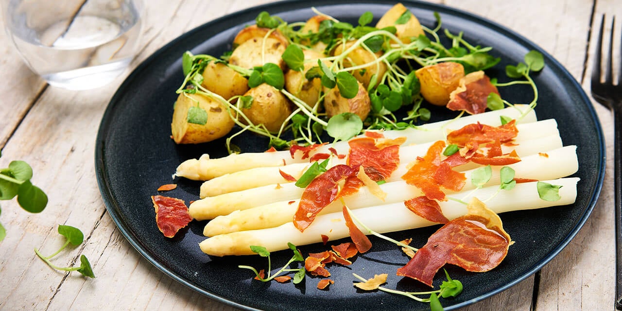 Varkensmignonette op Chinese wijze en gesauteerde Chinese kool met knoflook