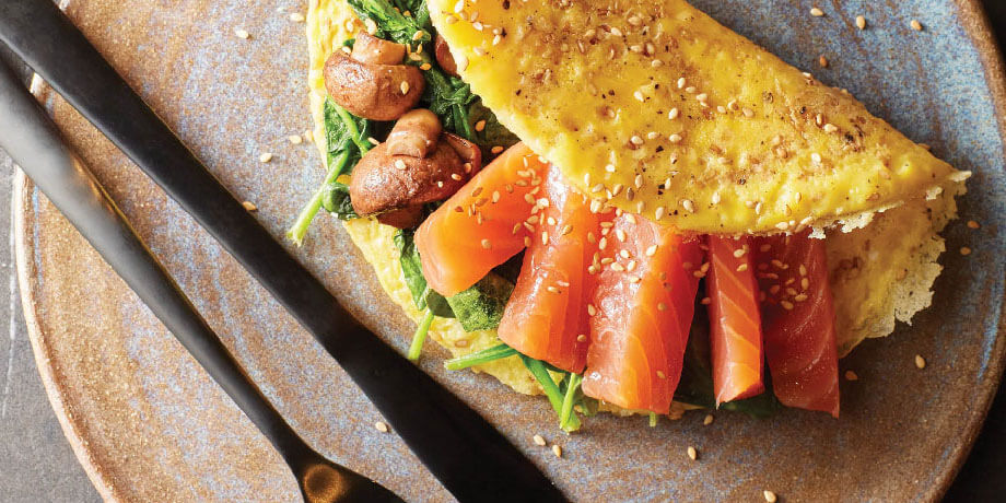 Omelette au sésame et saumon fumé