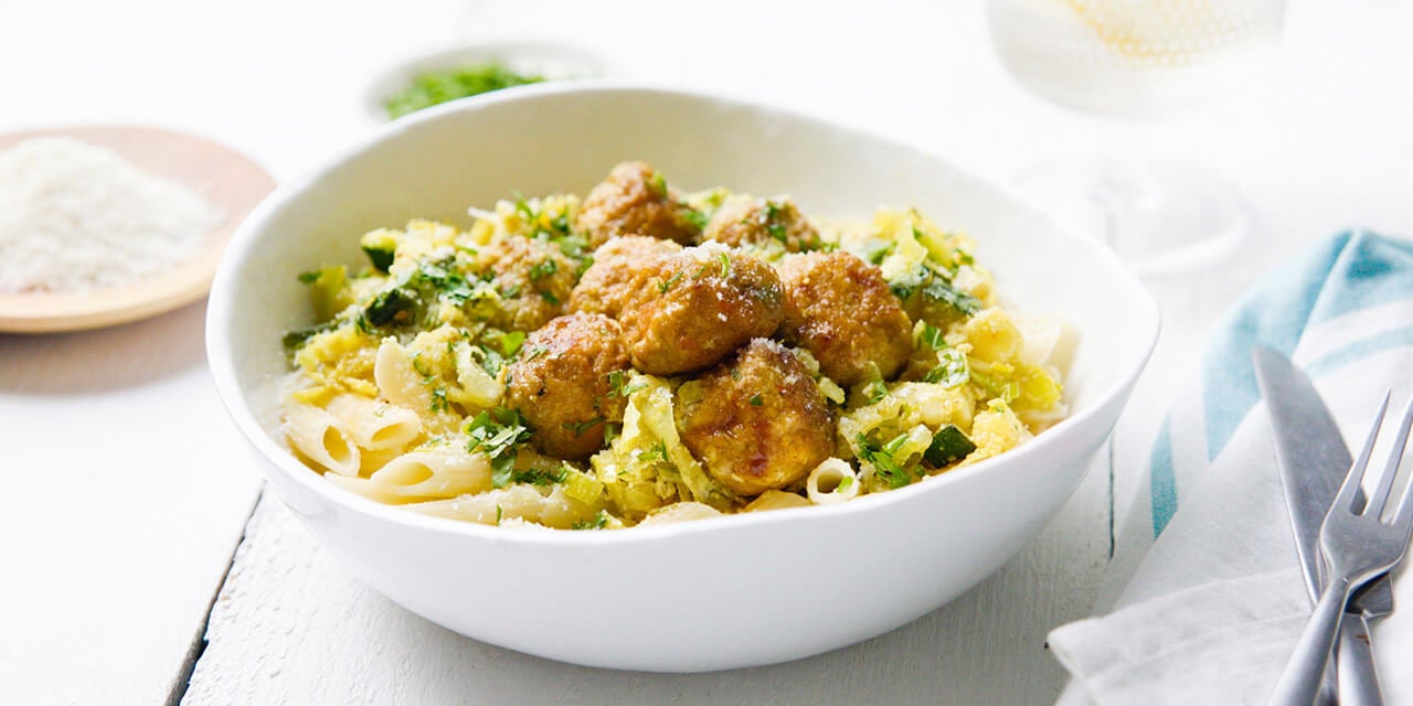 Penne met vegetarische balletjes in een licht sausje