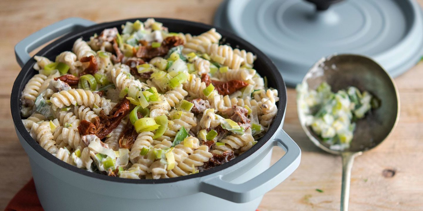 Eén pot pasta met gedroogde tomaatjes en mascarpone