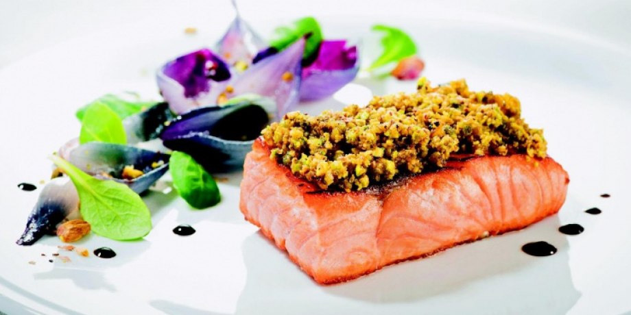 Zalm in een korstje van pistache