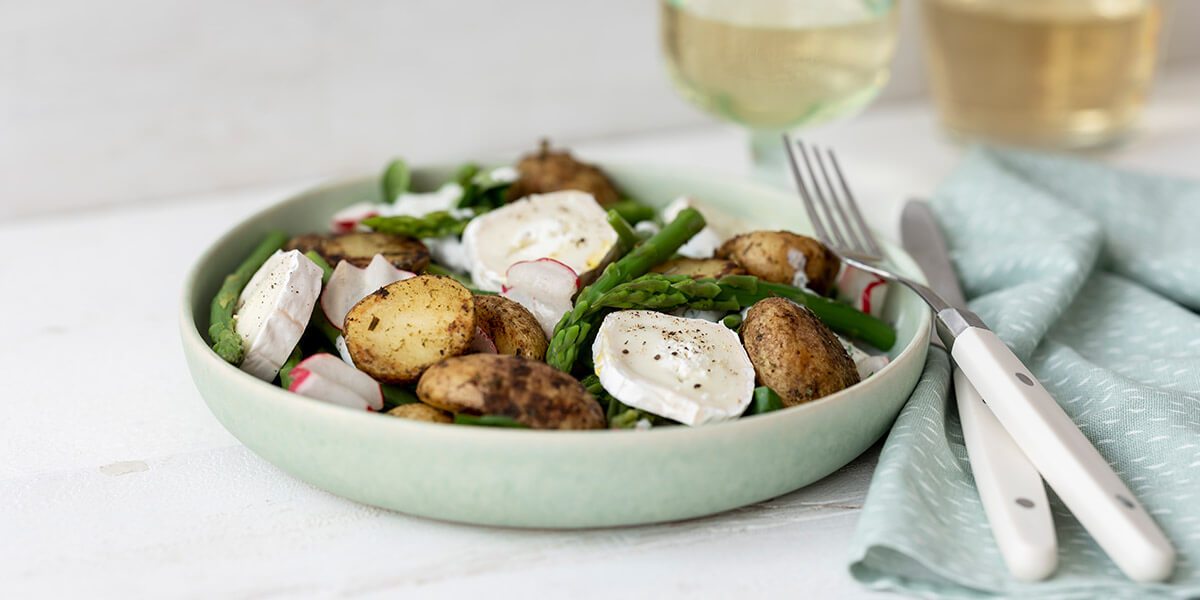 Groene lentesalade met krieltjes en geitenkaas