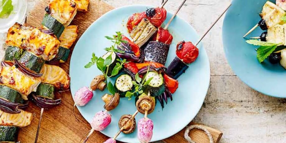 Spiesjes van zalm en courgette met harissa-marinade