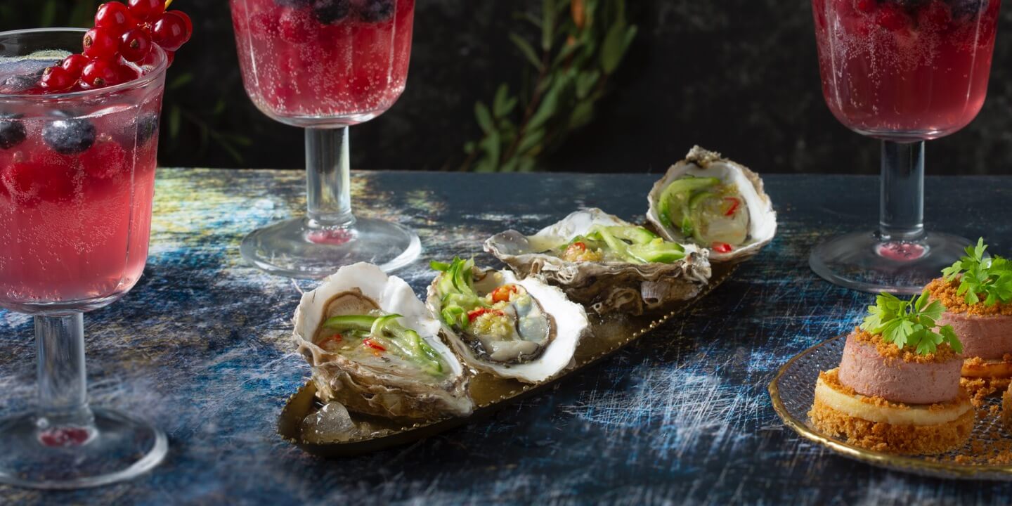 Oesters met wodka-emulsie, limoen en chilipeper