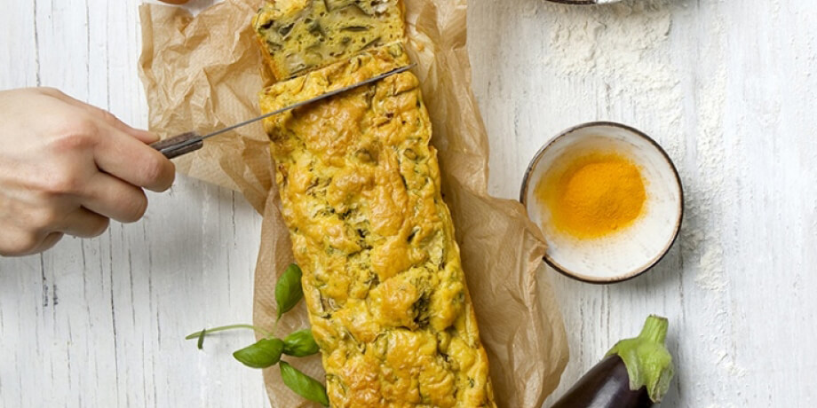 Cake au parmesan, aubergines et basilic