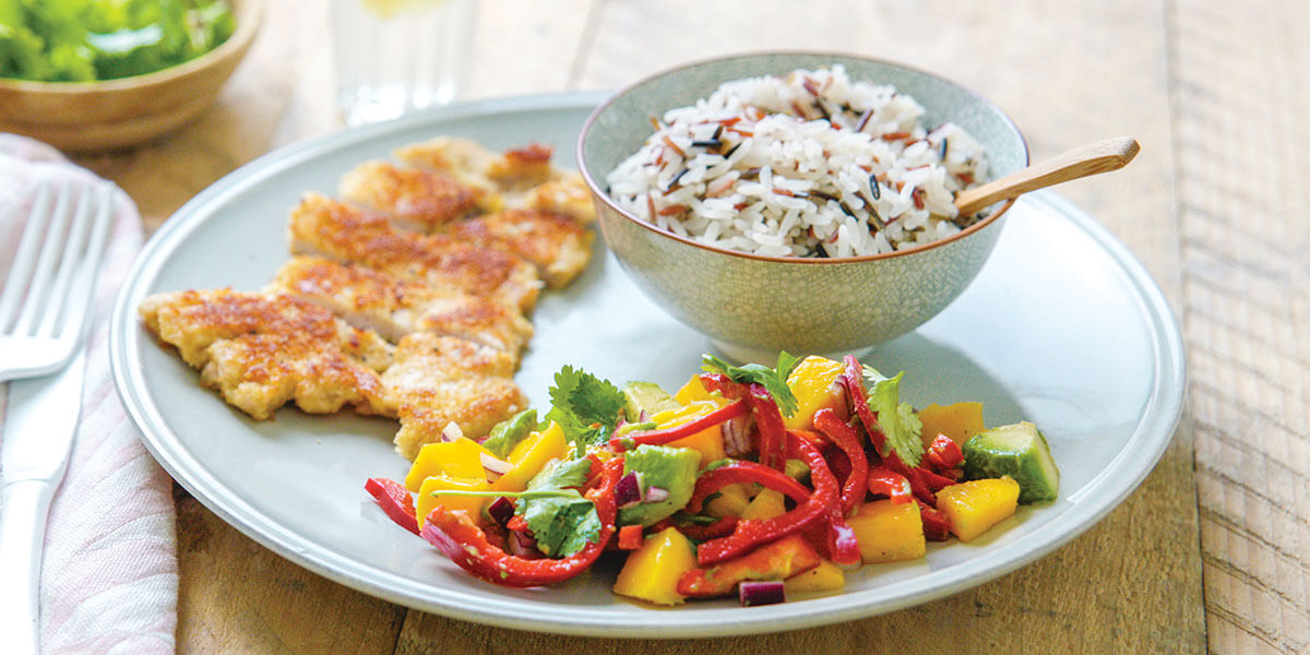 Escalope de veau panée avec salsa de mangue et riz