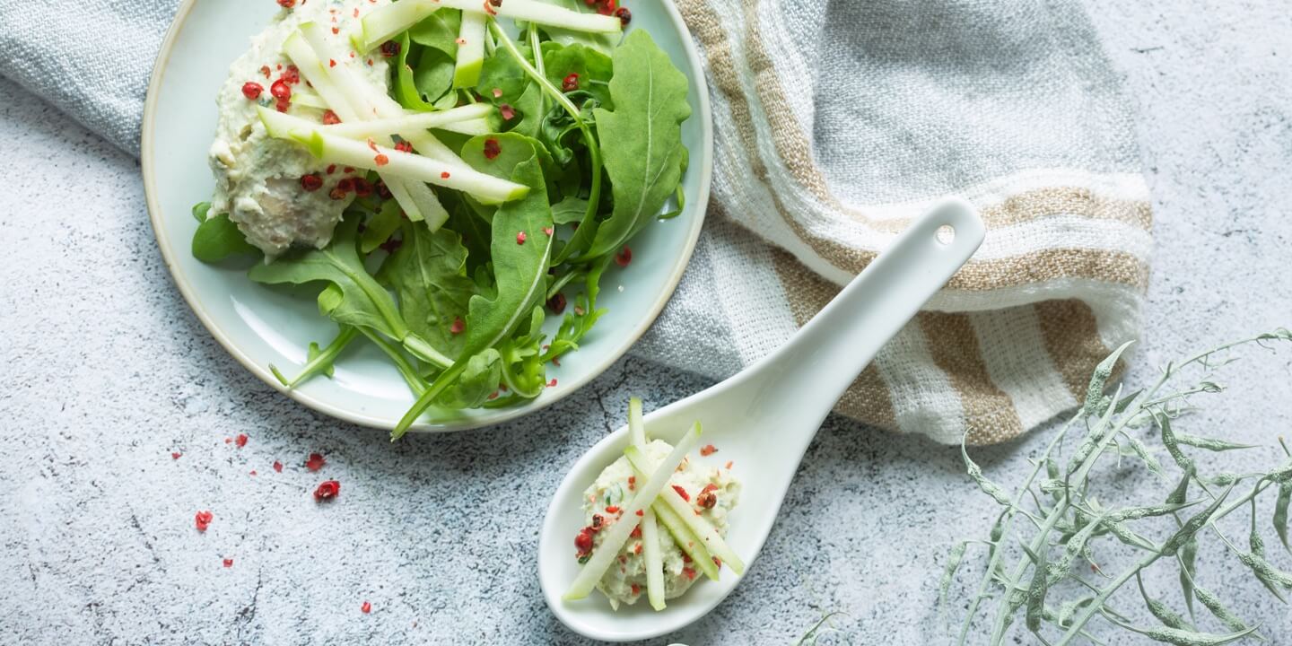 Lepeltje van forelmousse met groene appel