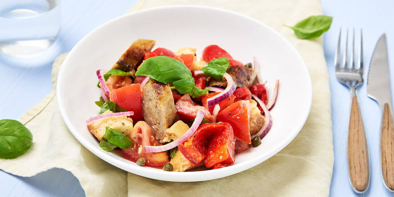 Panzanella met boerenworst en ansjovisdressing