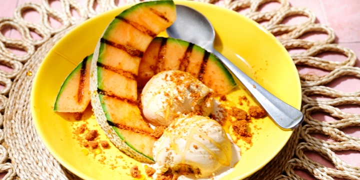 Gegrilde meloen met speculaas-ijs